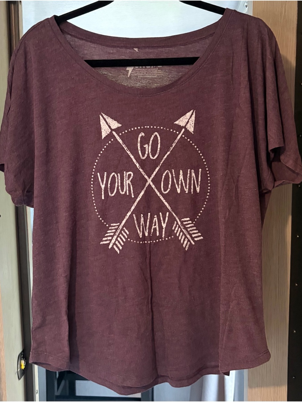 Relaxed Graphic Short Sleeve Tee in Mauve - 'Go Your Own Way'